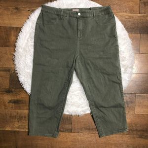 Chico’s Olive Green Platinum Cropped Jeggings Size 3